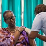 Jeannette Kagame receives the Covid-19 vaccine.