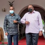 Somalia's Prime Minister Hussein Mohamed Roble with Kenya's President Uhuru Kenyatta.