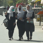 Afghan school girls 