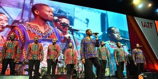  Ladysmith Black Mambazo 