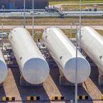 Liquefied natural gas storage tanks