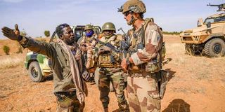 French and Malian soldiers