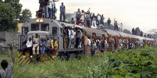 A commuter train carrying Congolese people in Kinshasa on November 8, 2006.