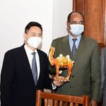 Chinese Special Envoy for the Horn of Africa Xue Bing with Eritrean President Isaias Afwerki. 