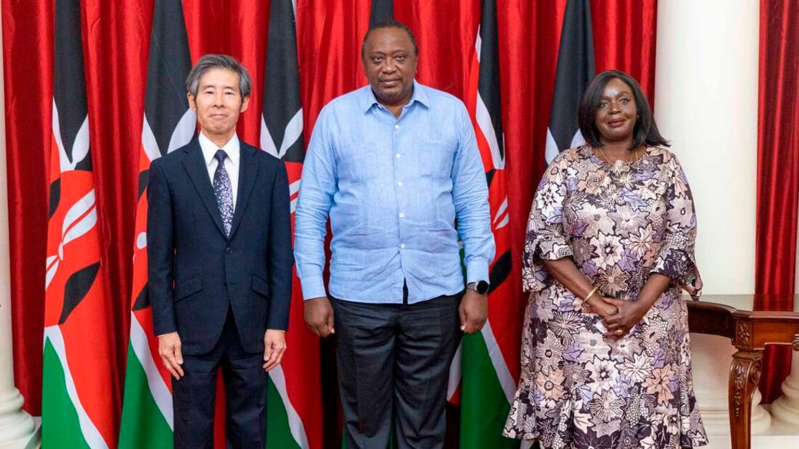 Japan Ambassador to Kenya Okaniwa Ken and Kenyan President Uhuru Kenyatta.