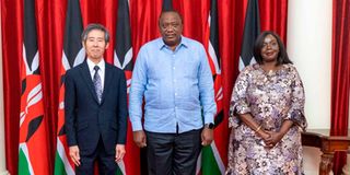 Japan Ambassador to Kenya Okaniwa Ken and Kenyan President Uhuru Kenyatta.