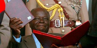Mwai Kibaki.