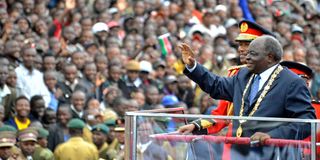 Mwai Kibaki.
