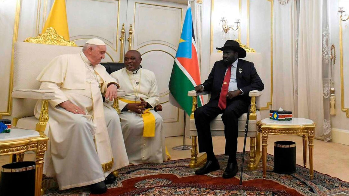 Pope Francis meets with South Sudan President Salva Kiir 