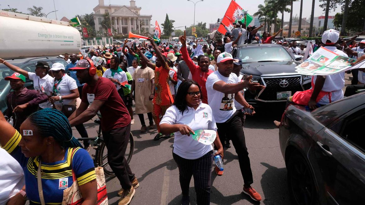 Nigerian voters marching