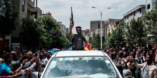 TPLF fighter arrives by car in Mekele