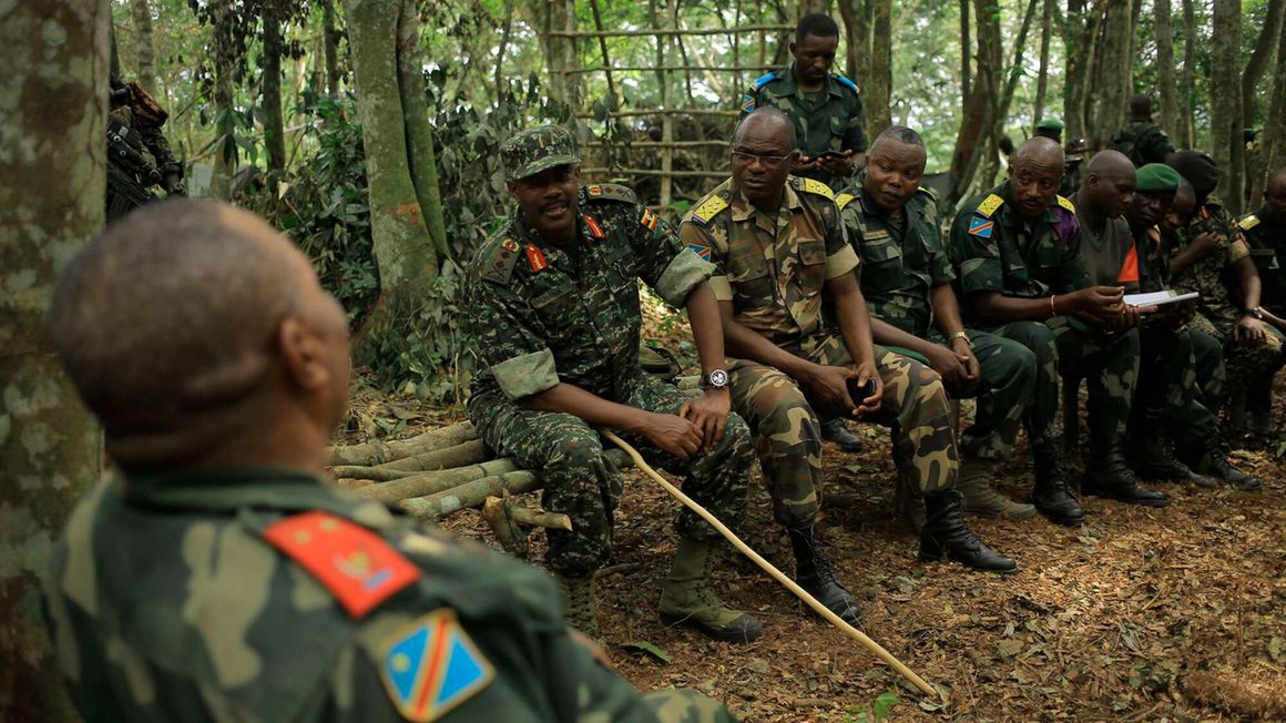 Ugandan and DRC army officials