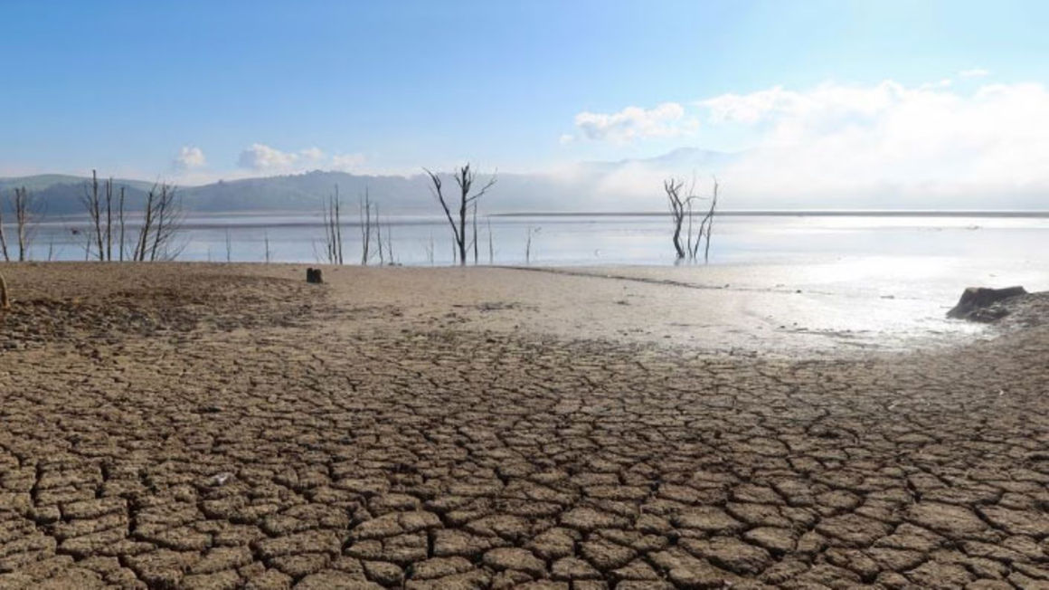 Sidi El Barrak dam with depleted water levels