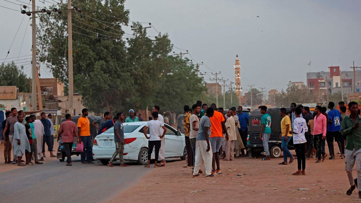 People gather in east Khartoum 