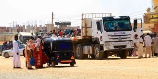 People flee the southern part of Khartoum 