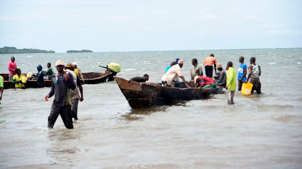 Fishermen at Gazi beach in Msambweni