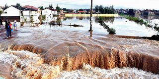 DN Floods Membley 2404 c